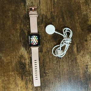⚡️ FLASH SALE Apple Watch Series 3 38mm & Charger